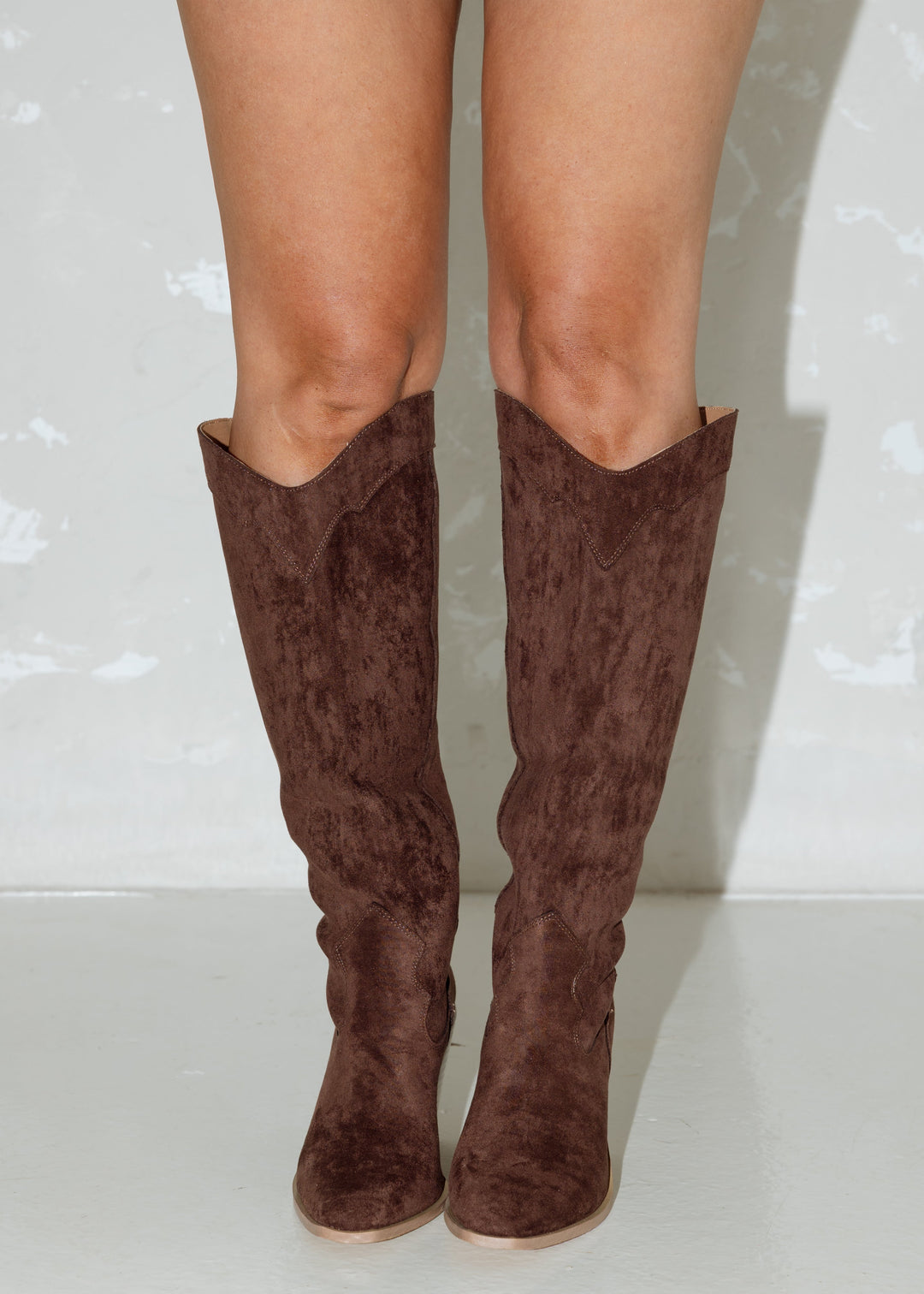 Matilda's Classy Suede Knee-High Boots